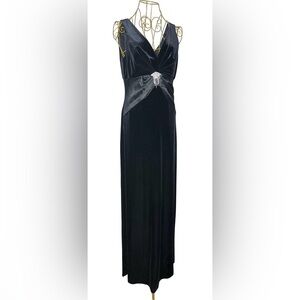 Cachet Black Velvet & Silk V-Neck Long Gown w/ Center Rhinestone Pin, Small (4)